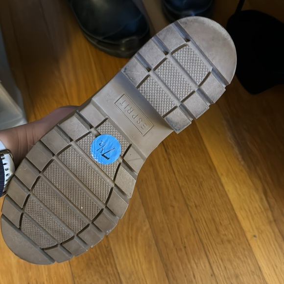 Fall boots - Picture 2 of 2